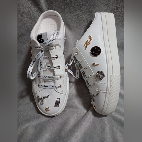 NWOT Karl Lagerfeld Paris Cordelia Leather Mule White Ladies 8.5 Embellished - Picture 3 of 11